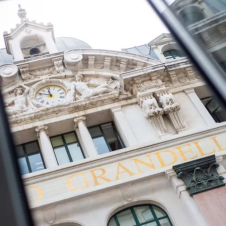 Lv Premier Chiado- Ch * Lisbon